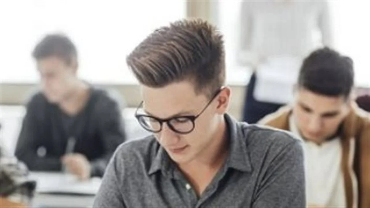 جدول الامتحانات المعتمد.. خريطة زمنية لتنظيم المذاكرة قبل اختبارات الثانوية العامة